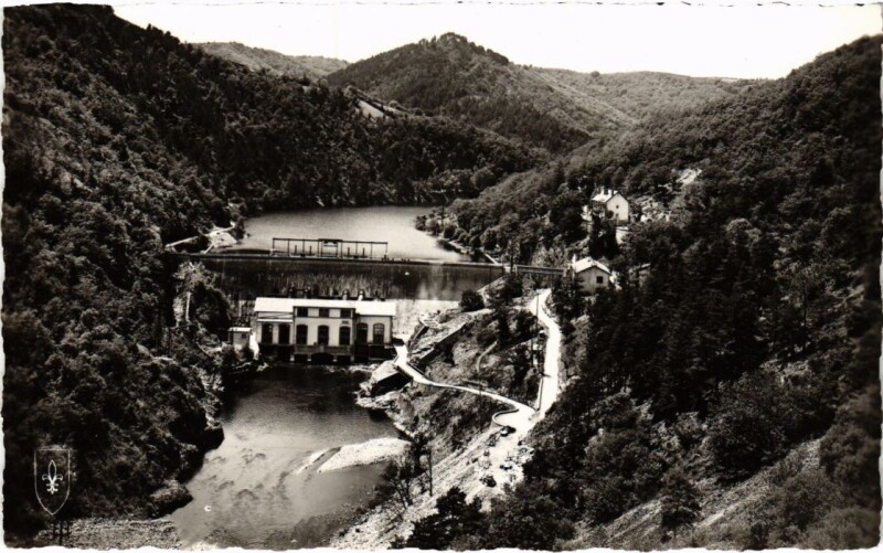 Carte postale ancienne La Sioule Barrage de Queuille France à Queuille