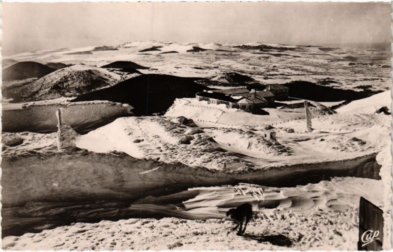 Carte postale ancienne Puy de Dome Panorama d'hiver s les Monts Dore France