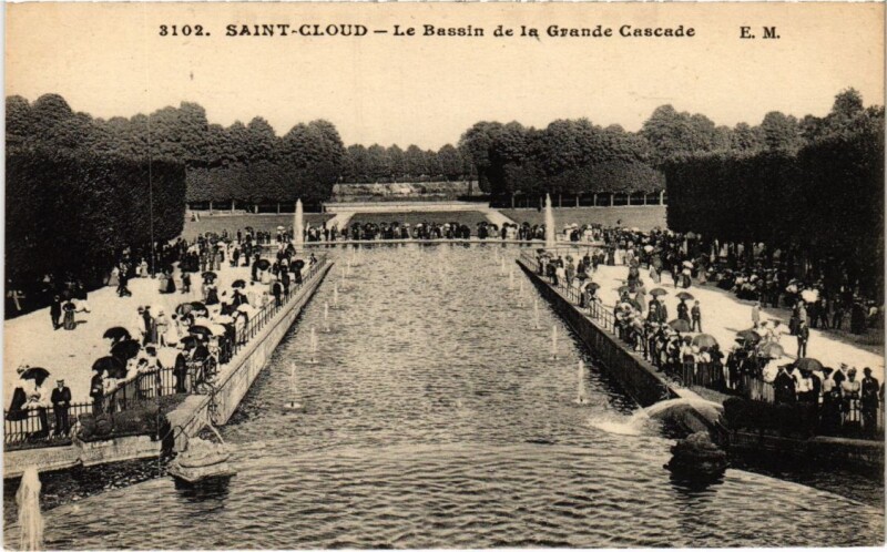 Carte postale ancienne Saint Cloud Le Bassin de la Grande Cascade à Saint-Cloud