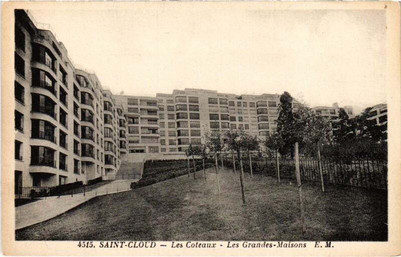 Carte postale ancienne Saint Cloud Les Coteaux Les Grandes Maisons à Saint-Cloud