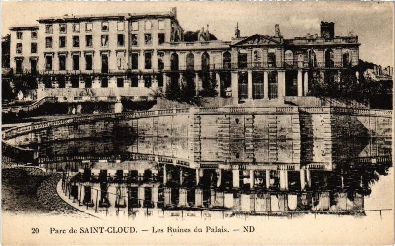 Carte postale ancienne Parc de Saint Cloud Les Ruines du Palais à Saint-Cloud