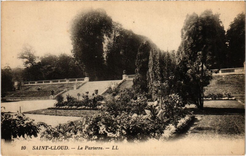 Carte postale ancienne Saint Cloud Le Parterre à Saint-Cloud