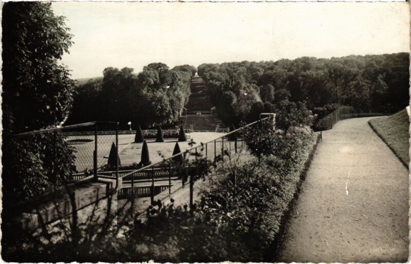 Carte postale ancienne Saint Cloud Les Jardins Trocadero Montee de la Lanterne à Saint-Cloud