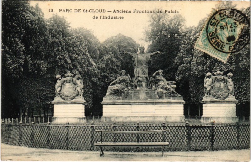 Carte postale ancienne Saint Cloud Ancien fronton du Palais de l'Industrie à Saint-Cloud