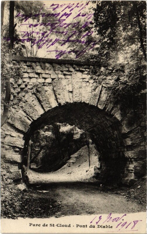 Carte postale ancienne Parc de Saint Cloud Pont du Diable à Saint-Cloud