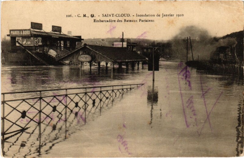 Carte postale ancienne Saint Cloud Embarcadere des Bateaux Parisien à Saint-Cloud