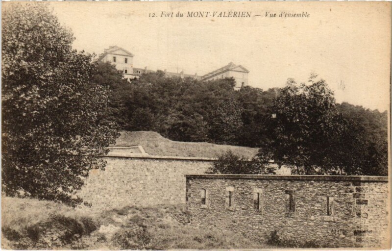 Carte postale ancienne Fort du Mont Valerien vue d'ensemble