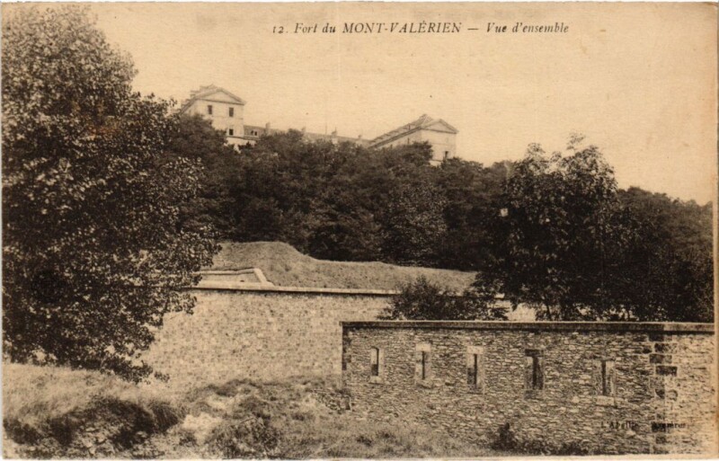 Carte postale ancienne Fort du Mont Valerien vue d'ensemble