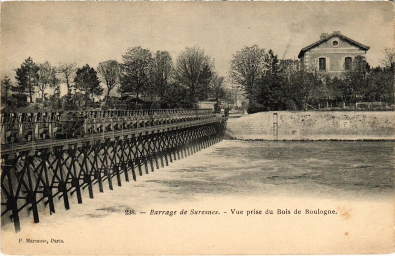 Carte postale ancienne Suresnes vue prise du Bois de Boulogne à Suresnes