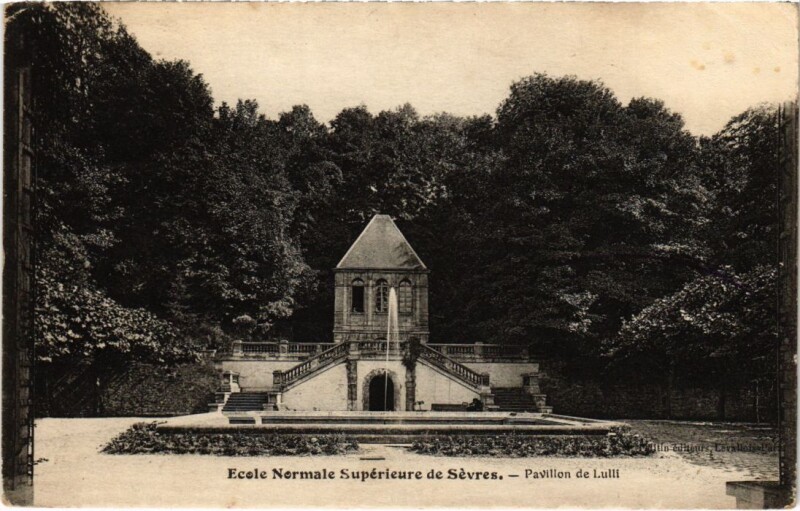 Carte postale ancienne Sevres Ecole Normale Pavillon de Lulli