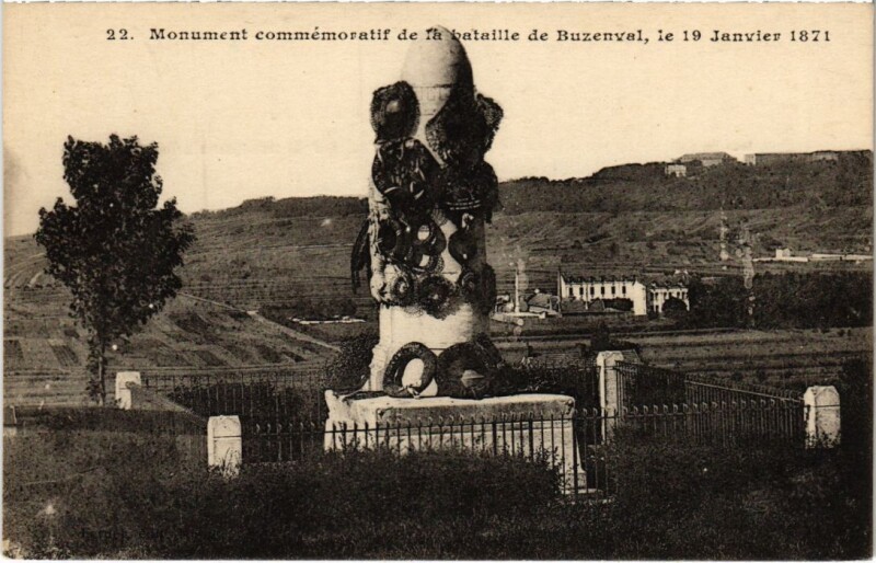 Carte postale ancienne Rueil Monument la Bataille de Buzenval
