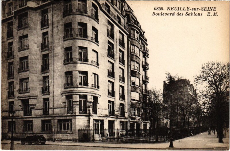 Carte postale ancienne Neuilly Boulevard des Sablons