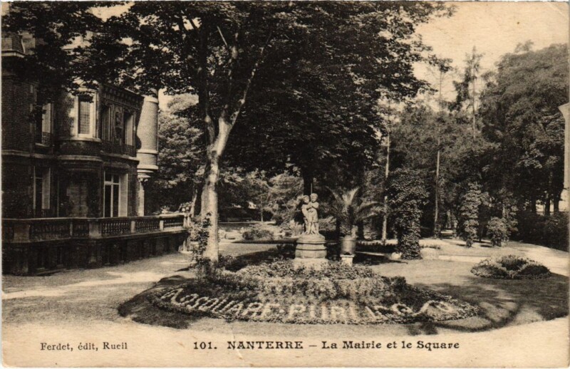 Carte postale ancienne Nanterre La Mairie et le Square à Nanterre