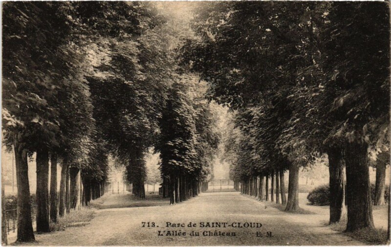 Carte postale ancienne Saint Cloud Allee du Chateau à Saint-Cloud