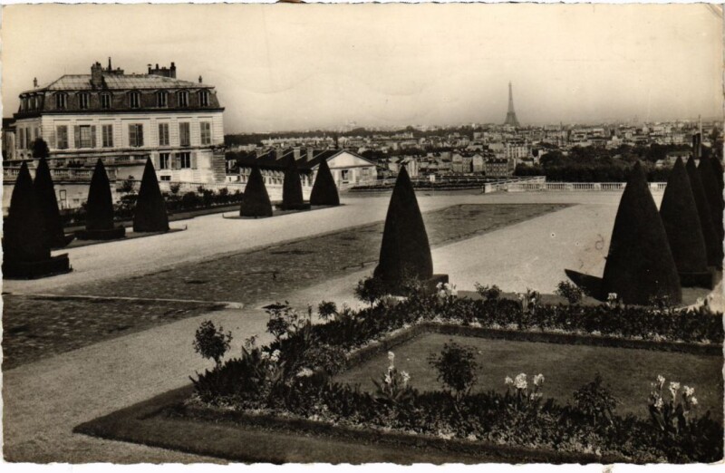 Carte postale ancienne Parc de Saint Cloud Les jardins vue generale à Saint-Cloud