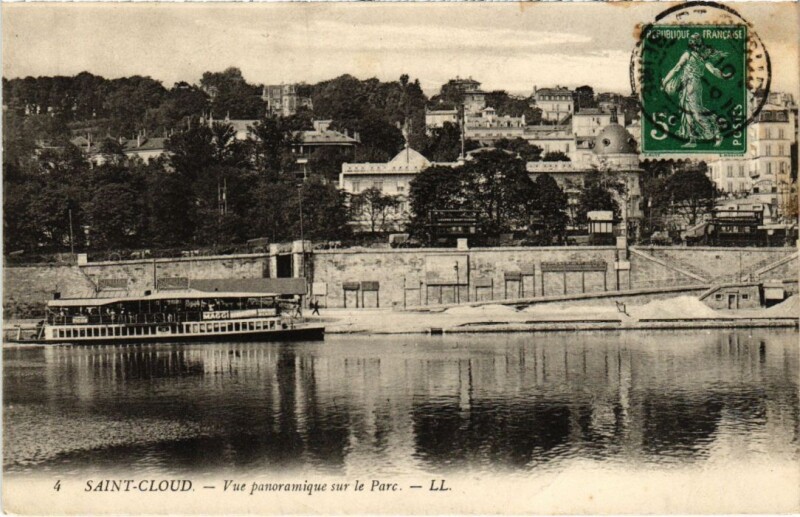 Carte postale ancienne Saint Cloud vue panoramique sur le Parc à Saint-Cloud