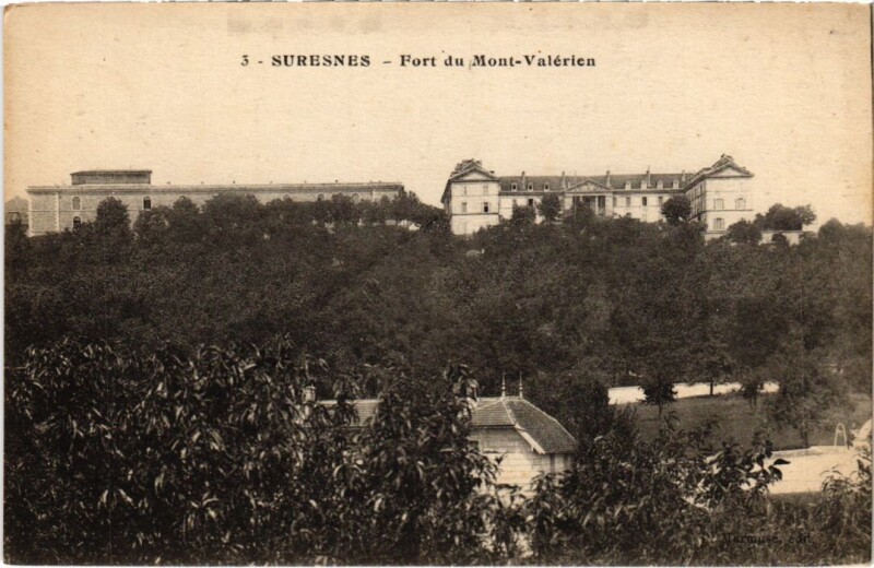 Carte postale ancienne Suresnes Fort du Mont Valerien à Suresnes