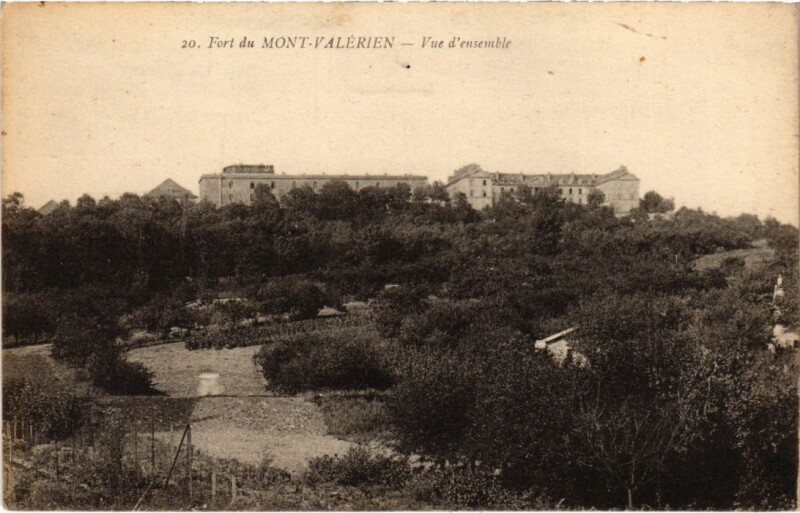 Carte postale ancienne Fort du Mont Valerien vue d'ensemble