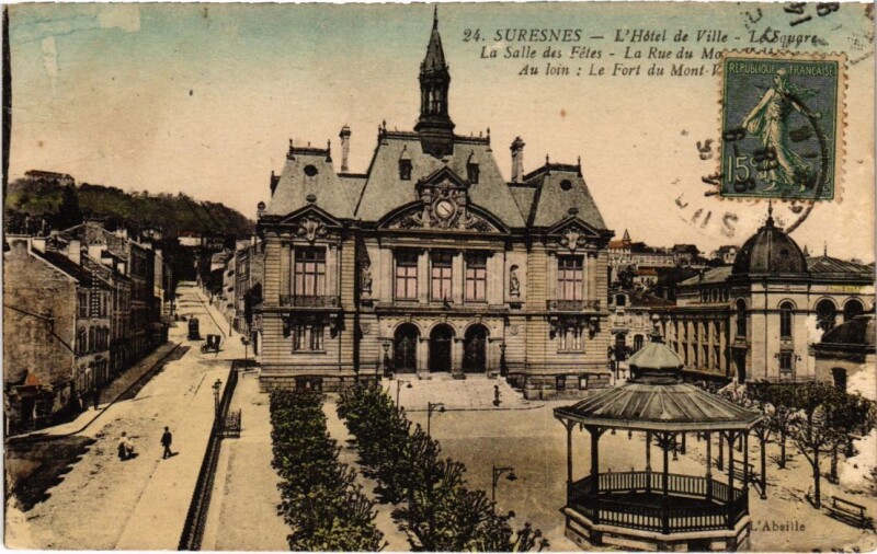 Carte postale ancienne L'Hôtel de Ville - Le Square - La Salle des Fêtes - La Rue du Mont-Valérien - Au loin, le fort du Mont-Valérien à Suresnes