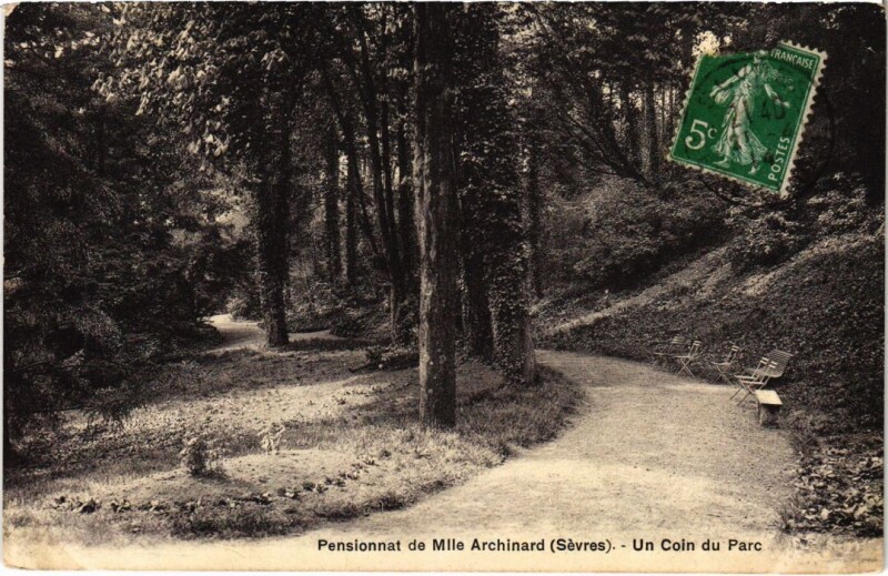 Carte postale ancienne Sevres Pensionnat de Mlle Archinard