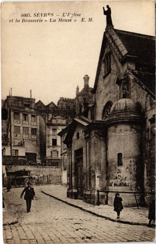 Carte postale ancienne Sevres Eglise et la Brasserie La Meuse