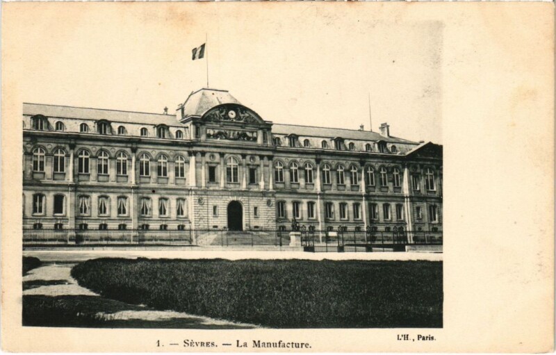 Carte postale ancienne Sevres La Manufacture