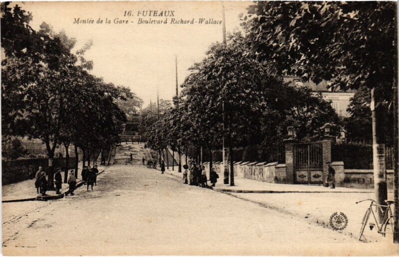 Carte postale ancienne Puteaux Montee de la Gare Boulevard Richard Wallace à Puteaux