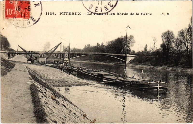 Carte postale ancienne Puteaux Le Pont et les Bords de la Seine à Puteaux