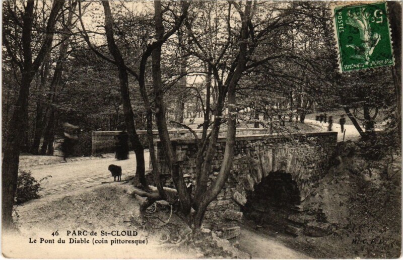 Carte postale ancienne Parc de Saint Cloud Pont du Diable à Saint-Cloud