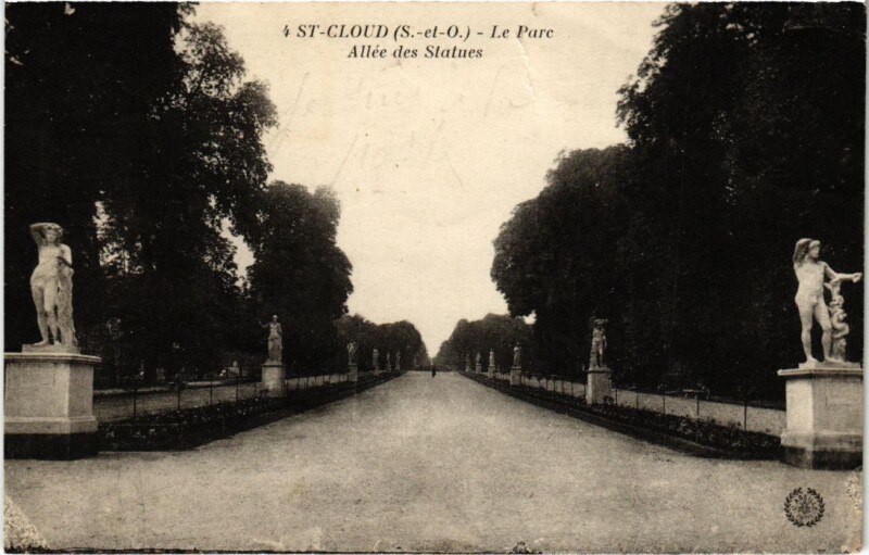 Carte postale ancienne Parc de Saint Cloud Allee des Statues à Saint-Cloud