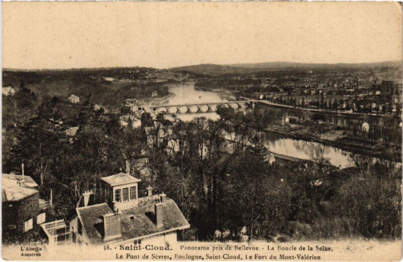 Carte postale ancienne Parc de Saint Cloud vue panoramique sur Paris à Saint-Cloud