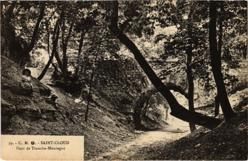 Carte postale ancienne Saint Cloud Interieure de l'Eglise à Saint-Cloud