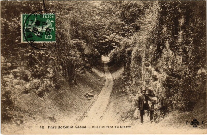 Carte postale ancienne Saint Cloud Allee et Pont du Diable à Saint-Cloud