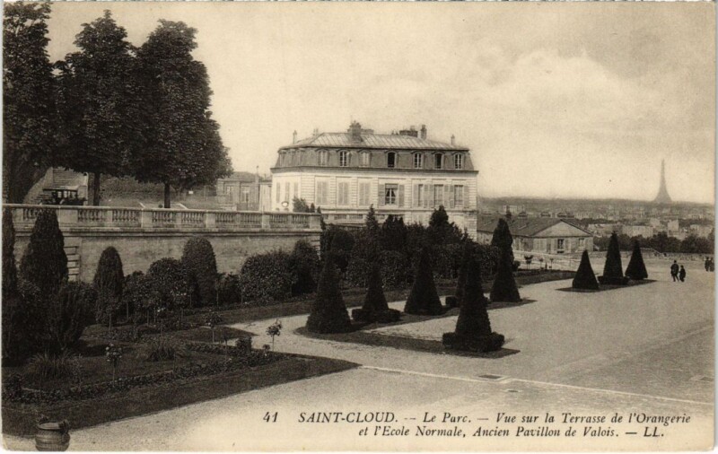 Carte postale ancienne Parc de Saint Cloud vue sur la Terrasse de l'Orangerie à Saint-Cloud