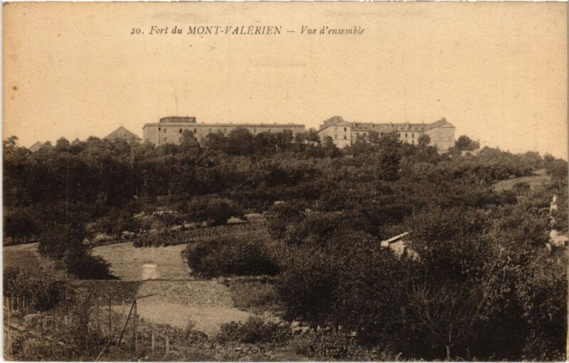 Carte postale ancienne Fort du Mont Valerien vue d'ensemble