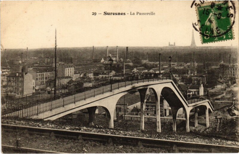 Carte postale ancienne Suresnes La Passerelle à Suresnes