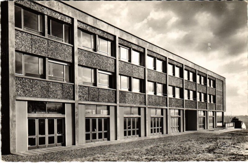 Carte postale ancienne Suresnes Centre National d'Education de Plein Air à Suresnes
