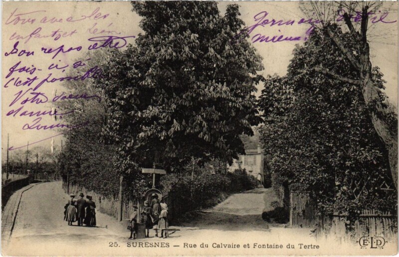 Carte postale ancienne Suresnes Rue du Calvaire et Fontaine du Tertre à Suresnes