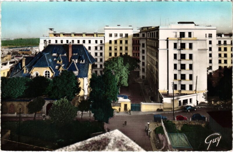Carte postale ancienne Suresnes vue d'ensemble de l'Hopital Foch à Suresnes