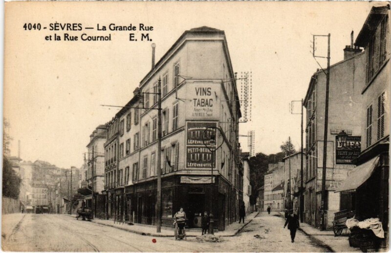 Carte postale ancienne Sevres Grande Rue et la Rue Cournol