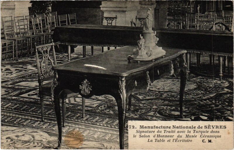 Carte postale ancienne Sevres Manufacture Nationale Signature du Traite