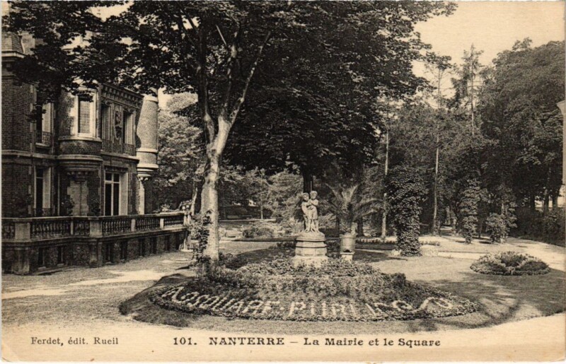 Carte postale ancienne Nanterre La Mairie et le Square à Nanterre