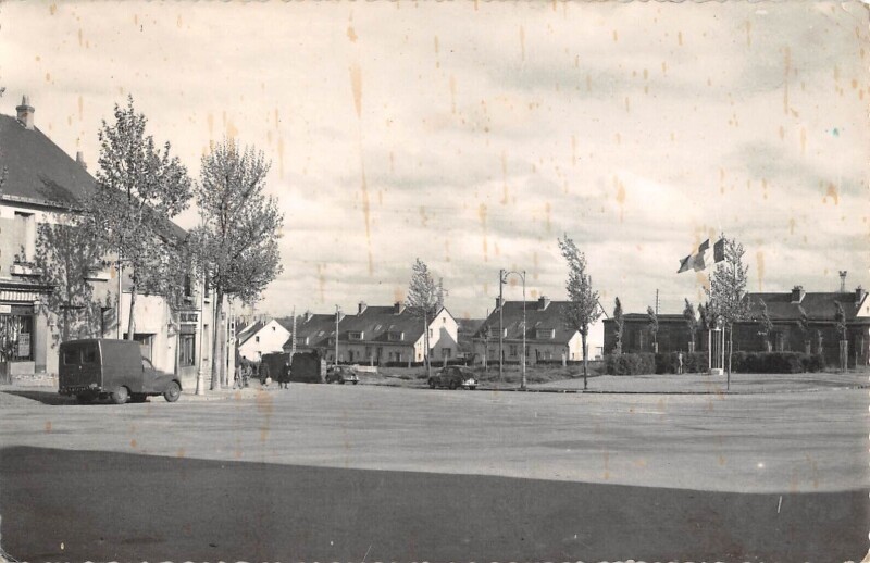 Carte postale ancienne Nantes Le Vieux Doulon Place Du Marche à Nantes