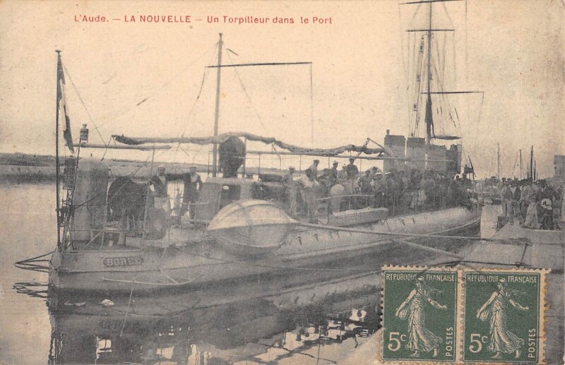 Carte postale ancienne L'Aude La Nouvelle Un Torpilleur Dans Le Port