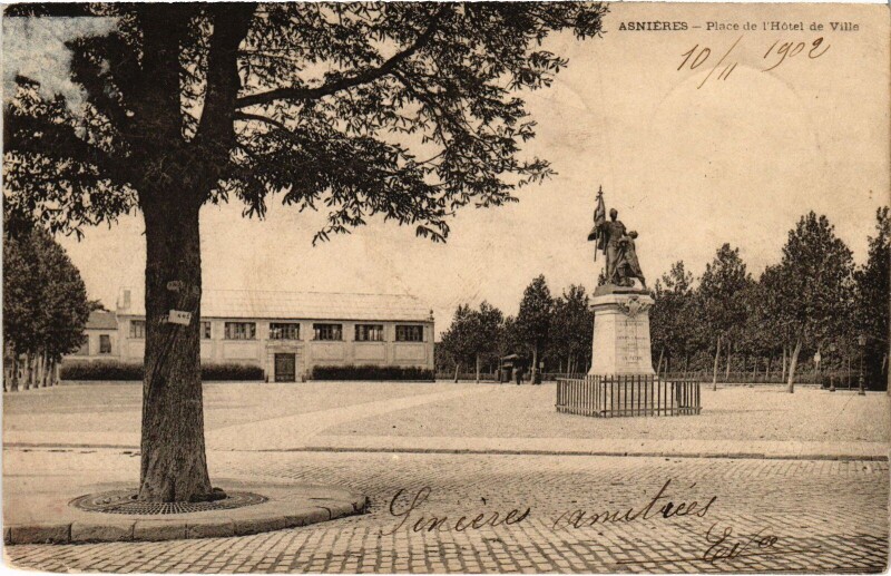 Carte postale ancienne Asnieres Place de l'Hotel de Ville à Asnières-sur-Seine