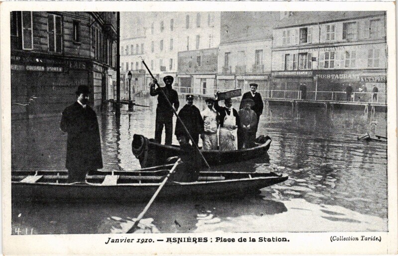 Carte postale ancienne Asnieres Place de la Station