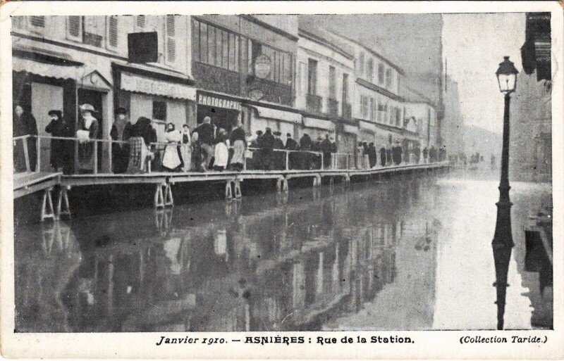 Carte postale ancienne Asnieres Rue de la Station