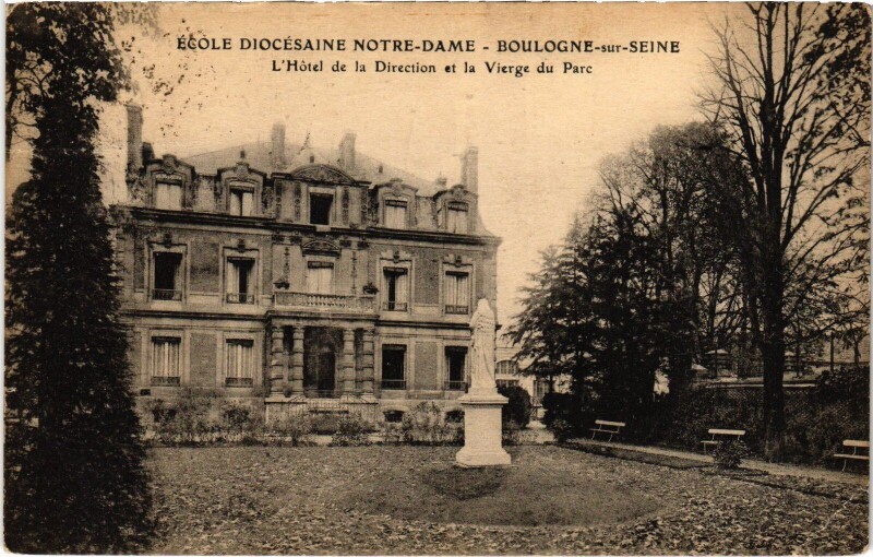 Carte postale ancienne Boulogne Hotel de la Direction et la Vierge du Parc
