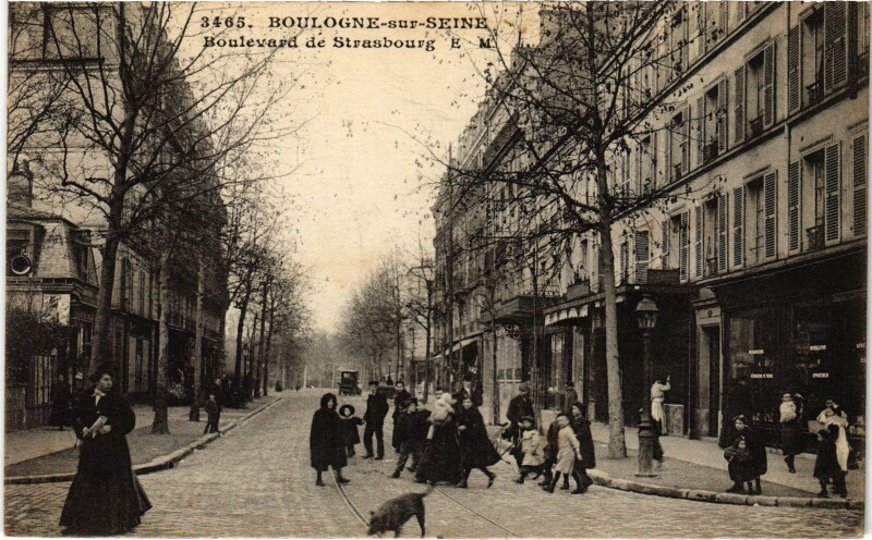 Carte postale ancienne Boulogne BOulevard de Strasbourg