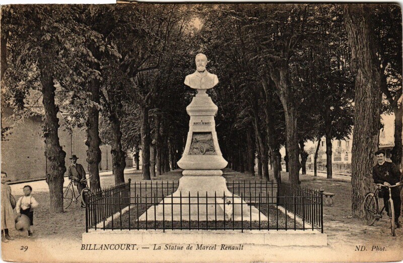 Carte postale ancienne Boulogne Statue de Marcel Renault